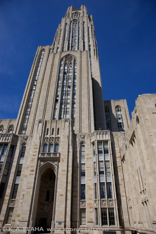 The cathedral of learning, exterior.